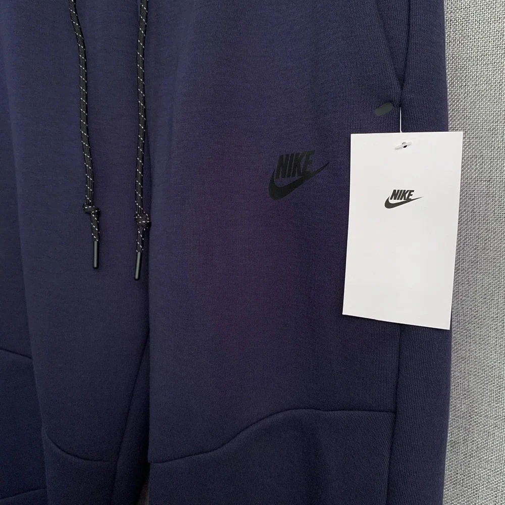 NIKE Tech Cotton Fleece Joggers – Men’s Sweatpants – MEDIUM – Navy Blue – NWT - Picture 5 of 10